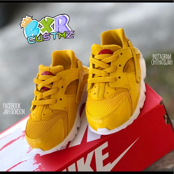 Nike Huaraches - Picture 1 of 3